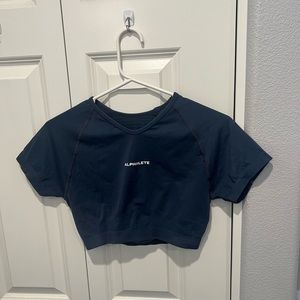 Alphalete crop. 💙